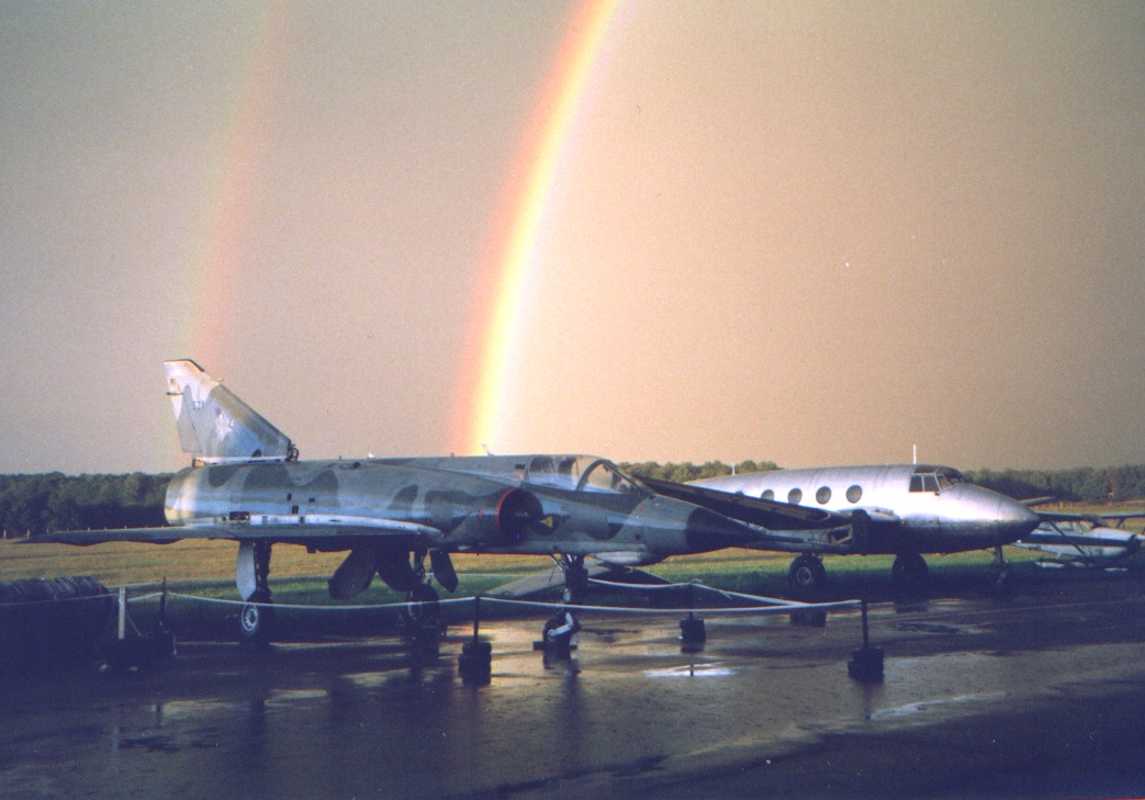 images/stories/accueil/mirage-et-dassault.jpg images/stories/accueil/mirage-et-dassault.jpg
