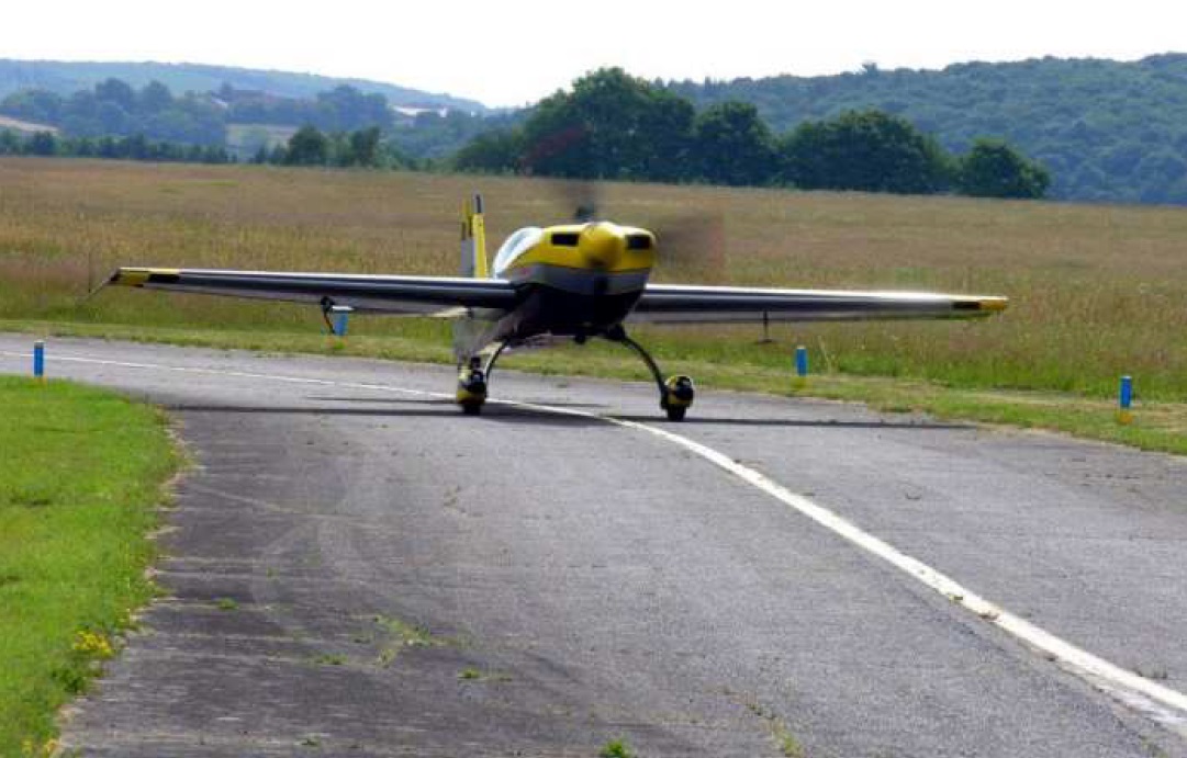 Extra 330 pouilloux